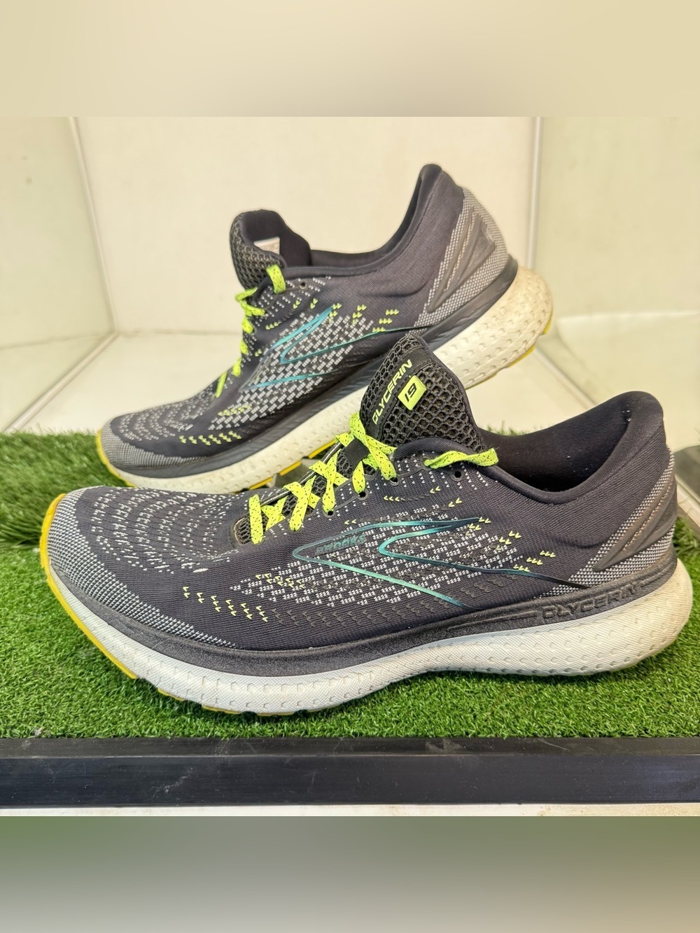 Brooks Mens Glycerin 19 Black Running Shoes, Size: 11